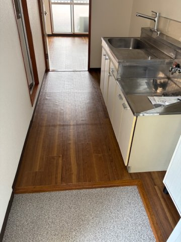 ホワイトテラス梅島のエントランス