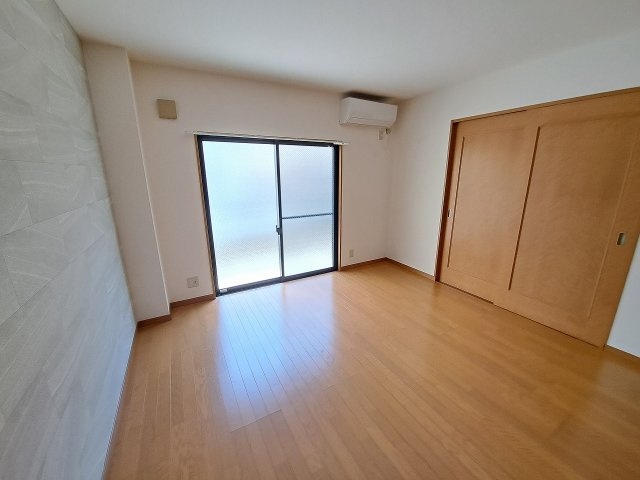 ローテローゼ久寿川の洋室