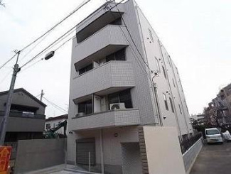 【外観】 | 鉄筋コンクリート造のがっちりとした建物。