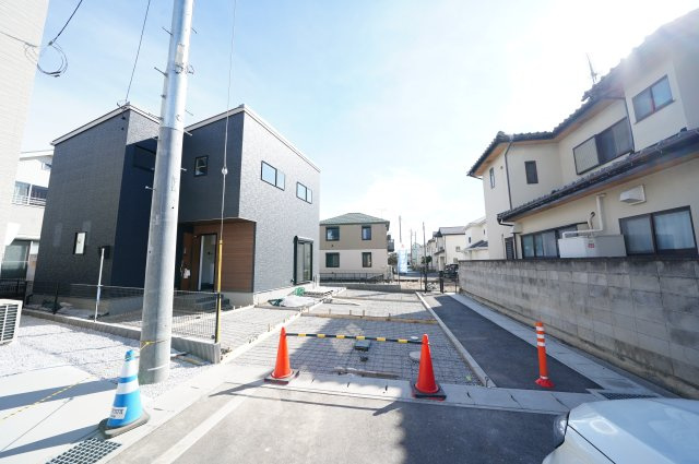 新築　高崎市江木町10区画　4号棟の前面道路含む現地写真|現地写真　分譲地内の道路なので車通りもなく安心です。