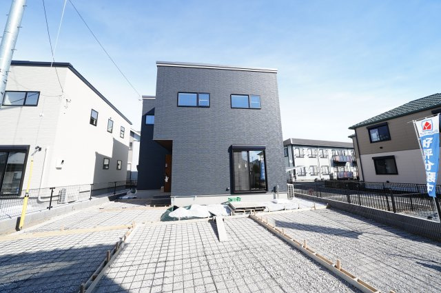 新築　高崎市江木町10区画　4号棟の駐車場|現地写真　停め方や車種によっては並列2台可能です！