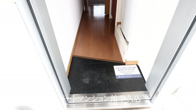 レオパレスさちの玄関