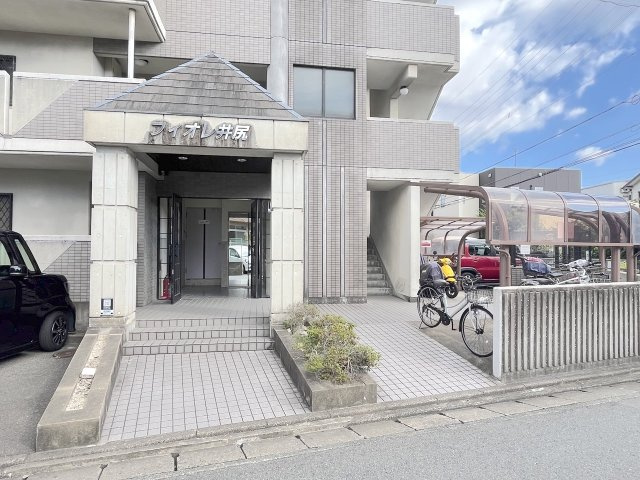 フィオレ井尻のエントランス