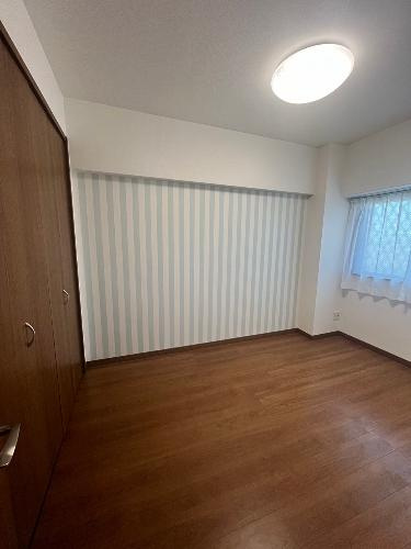 フィオレ井尻の洋室