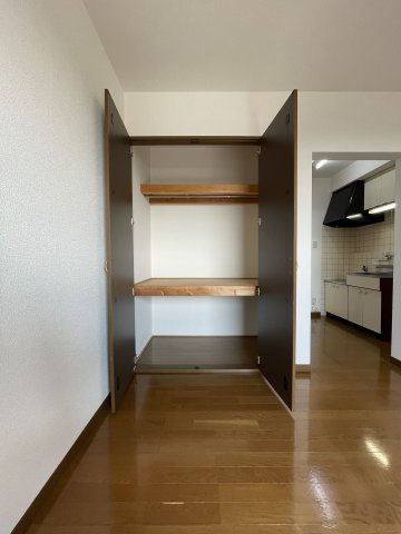 クィーンヒルズ立願寺参番館の収納