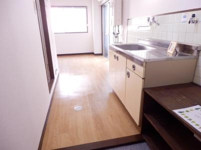 西田マンションの内装|玄関から