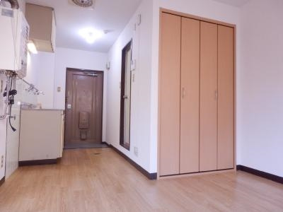 西田マンションの子供部屋|洋室