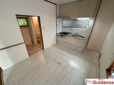 【居間・リビング】 | 柏原市片山町中古住宅