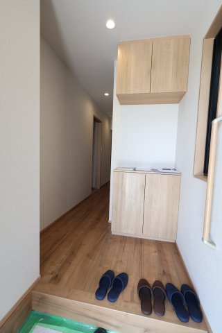 【玄関】 | 《仲介手数料無料》南区白幡６丁目1373-7(全1戸)新築一戸建てFelidiaGarden | 撮影日 2025年8月21日 13:20 晴れ