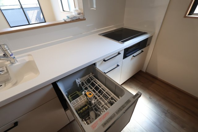 《仲介手数料無料》南区白幡６丁目1373-7(全1戸)新築一戸建てFelidiaGardenのキッチン|撮影日 2025年8月21日 13:20 晴れ