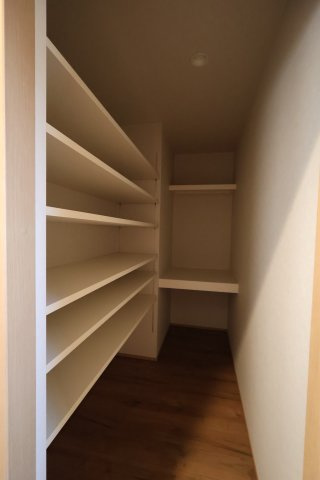 《仲介手数料無料》南区白幡６丁目1373-7(全1戸)新築一戸建てFelidiaGardenの収納|撮影日 2025年8月21日 13:20 晴れ