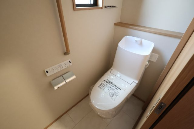 【トイレ】 | 《仲介手数料無料》南区白幡６丁目1373-7(全1戸)新築一戸建てFelidiaGarden | 撮影日 2025年8月21日 13:20 晴れ