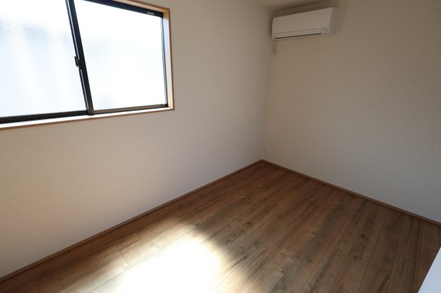 【洋室】 | 《仲介手数料無料》南区白幡６丁目1373-7(全1戸)新築一戸建てFelidiaGarden | 撮影日 2025年8月21日 13:20 晴れ