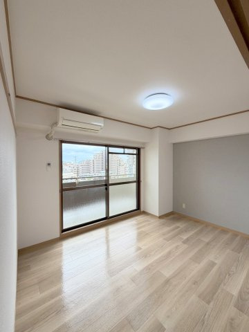 グレーシア庚午の居間・リビング