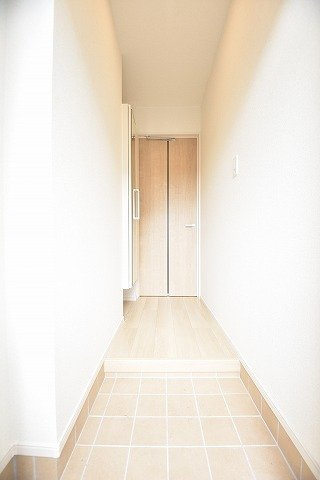 プランドール谷津の玄関