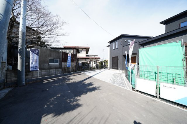 新築　高崎市江木町10区画　5号棟の前面道路含む現地写真|現地写真　一番奥の区画ですが、道路部分が広いので駐車もゆっくりできます。