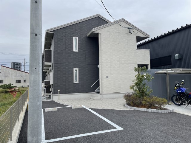 三重県四日市市　アズール