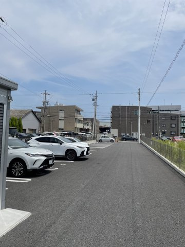 三重県四日市市　アズールの駐車場