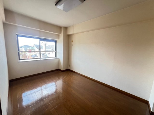 アーニスト野中の洋室