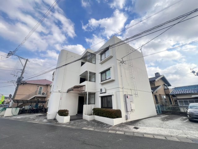 アーニスト野中の外観