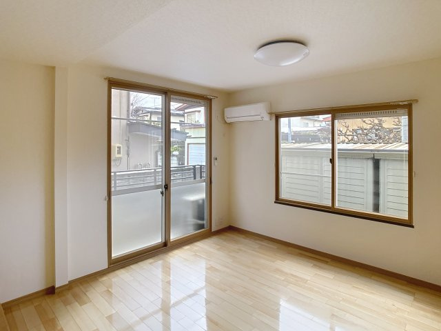 メゾンロイヤルBの居間・リビング