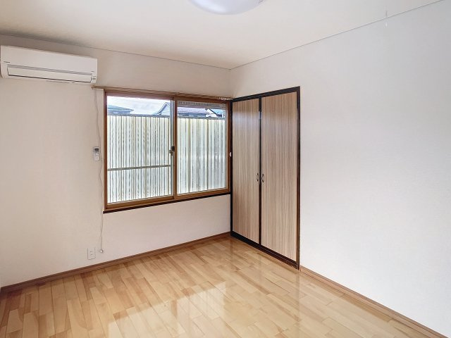 メゾンロイヤルBの洋室