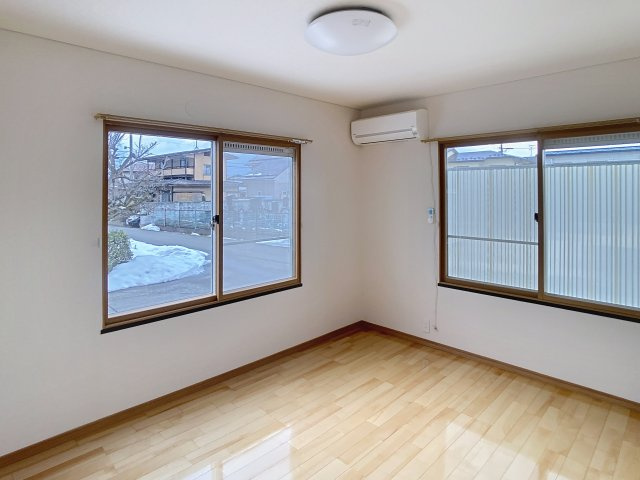 メゾンロイヤルBの洋室