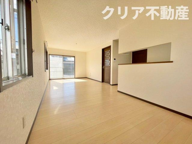 【居間・リビング】 | 伊勢崎市韮塚町　中古住宅