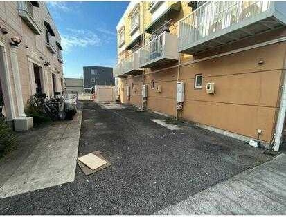 DUPLEX EXCE B棟の駐車場