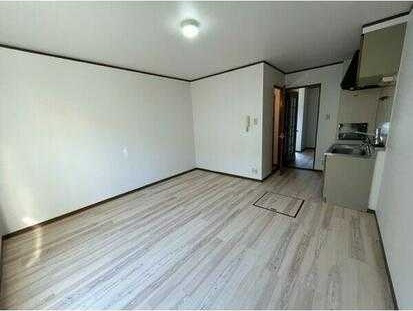 DUPLEX EXCE B棟の居間・リビング