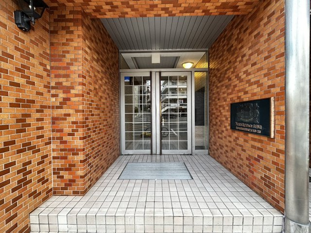 ライオンズマンション六甲口のエントランス|マンションエントランス部分です。