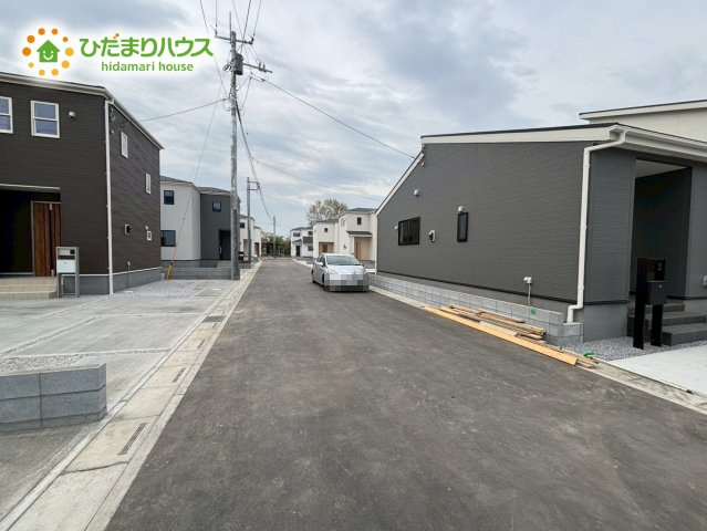 深谷市小前田　第4　新築一戸建て　リーブルガーデン　10の前面道路含む現地写真|閑静な住宅地★