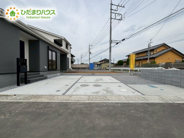 深谷市小前田　第4　新築一戸建て　リーブルガーデン　10の駐車場|お友達が多くても安心！
敷地内3台分のカースペースあります！！						
