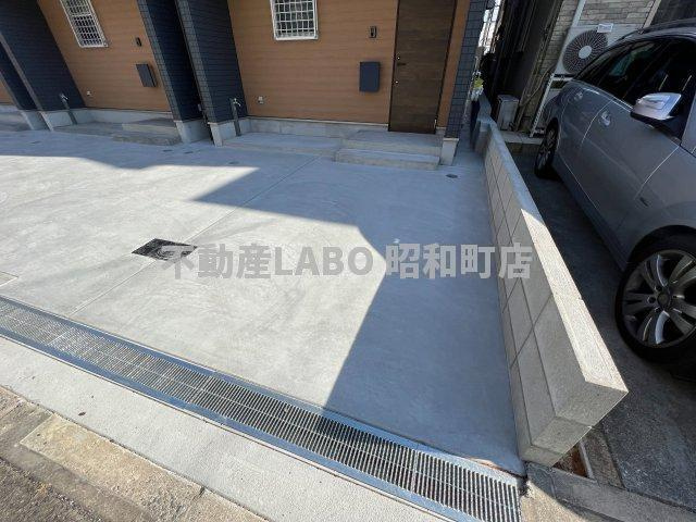 どまるんはうすの駐車場