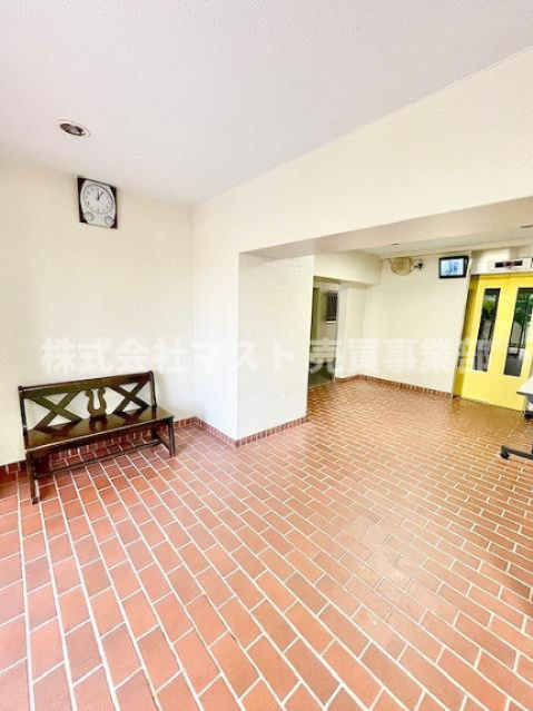 ローレルハイツ北天満1号棟のロビー|◆管理が行き届いてあり、生活感のあるエントランス・ロビーです♪
