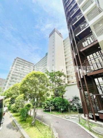 ローレルハイツ北天満1号棟の外観|◆北区の都会に寄り添う、落ち着いた暮らしをローレハイツ北天満で♪

