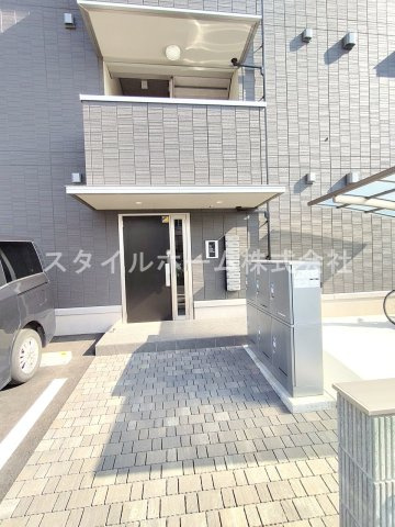 オッツ草間のエントランス