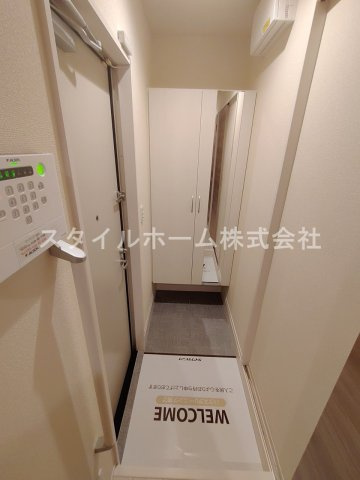 オッツ草間の玄関|別部屋写真です。