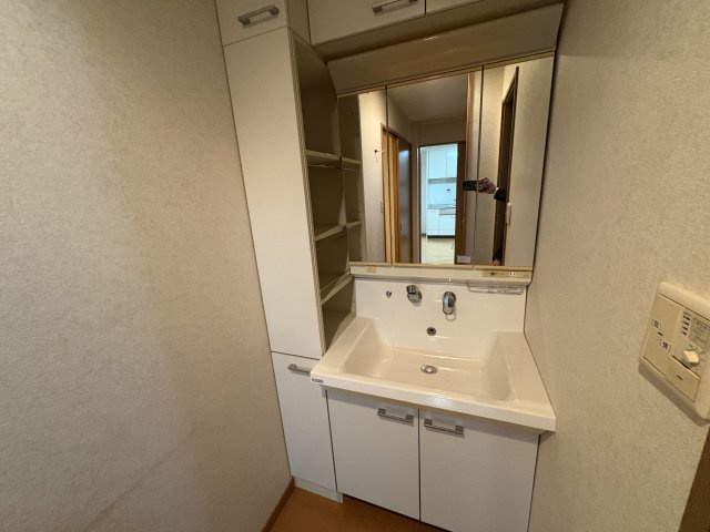 神戸市西区枝吉３丁目戸建の独立洗面台