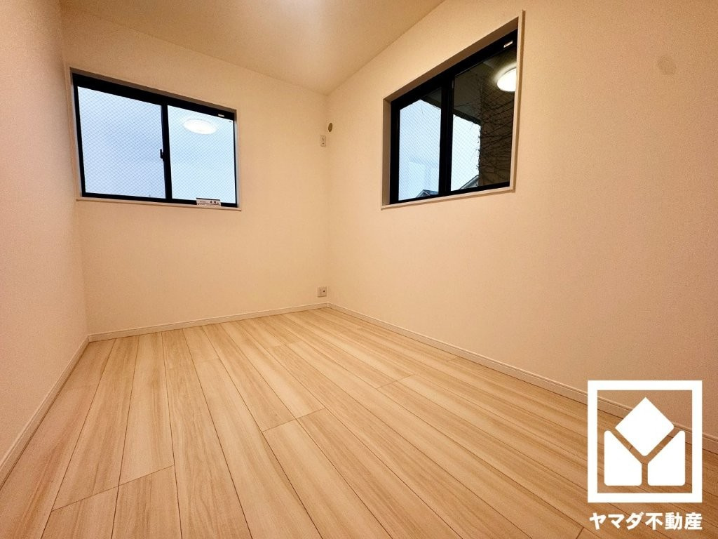 伏見区深草大亀谷西寺町　B号地の子供部屋