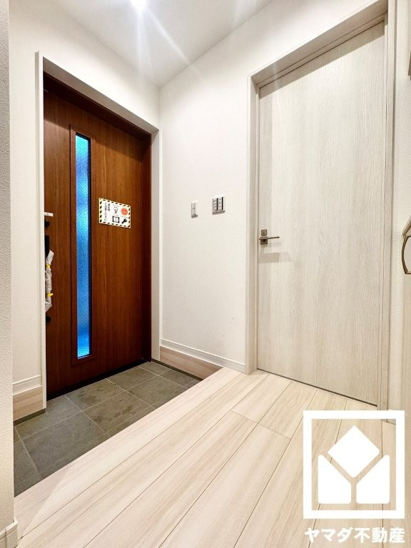 伏見区深草大亀谷西寺町　B号地の玄関