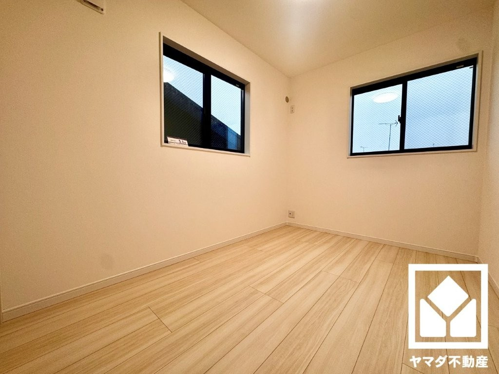 伏見区深草大亀谷西寺町　B号地の子供部屋