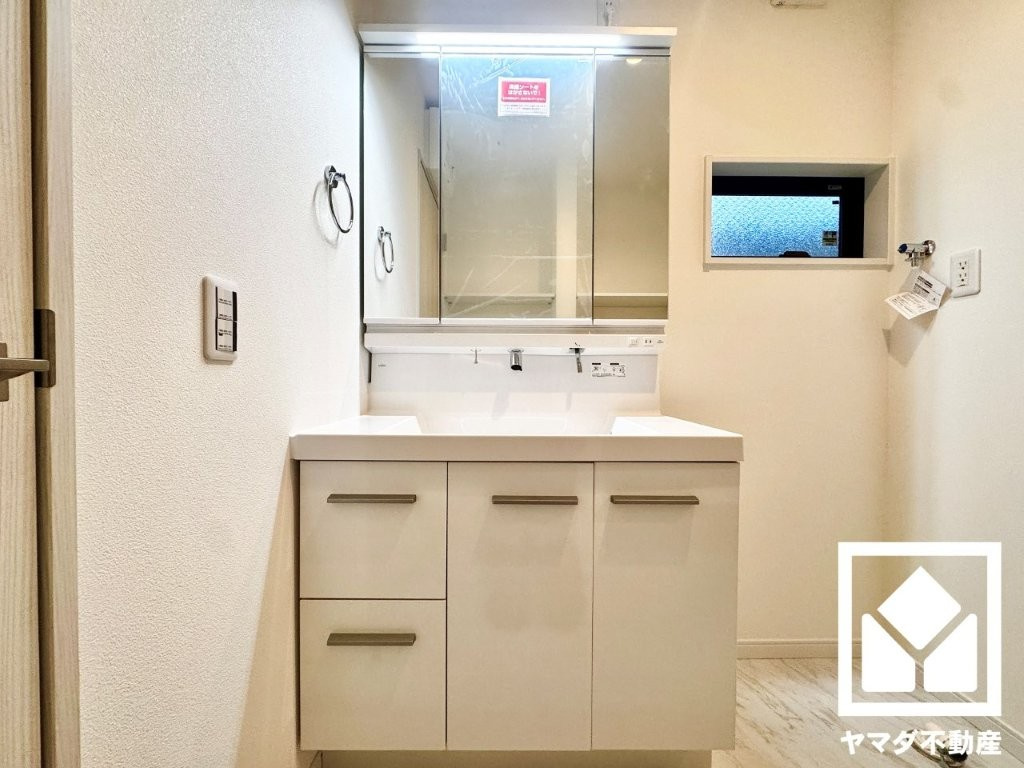 伏見区深草大亀谷西寺町　B号地の独立洗面台