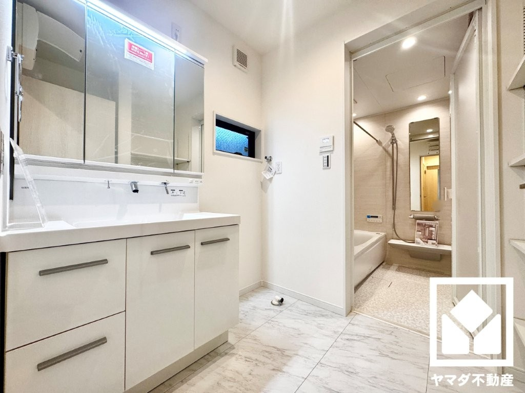 伏見区深草大亀谷西寺町　B号地の洗面所