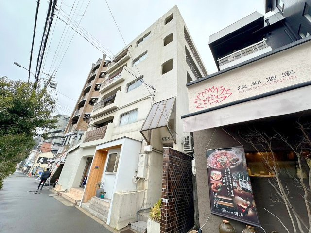 東明マンションの外観