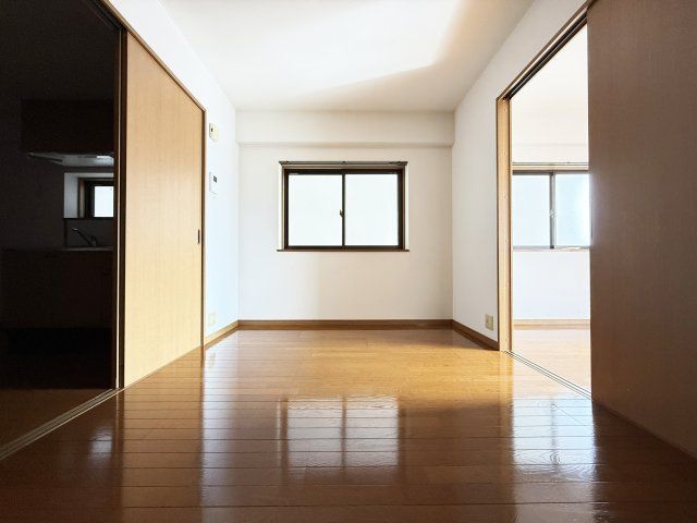 メロディハイム愛宕山の洋室