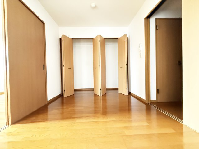メロディハイム愛宕山の洋室