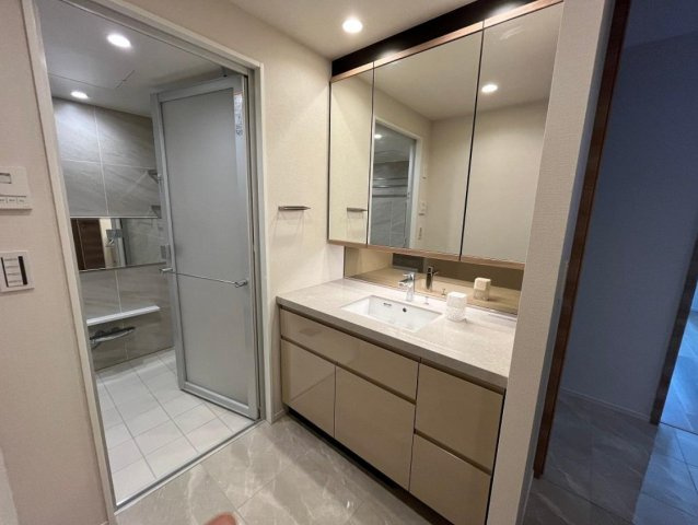 ザ・ヨコハマフロントタワー【仲介手数料無料】