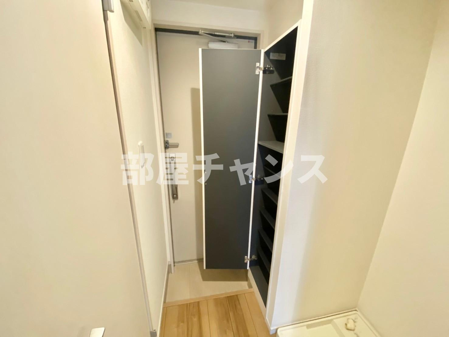 ラ シャルール千成の玄関