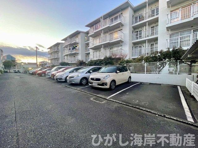 ライオンズガーデン茅ヶ崎三番館の駐車場|敷地内駐車場